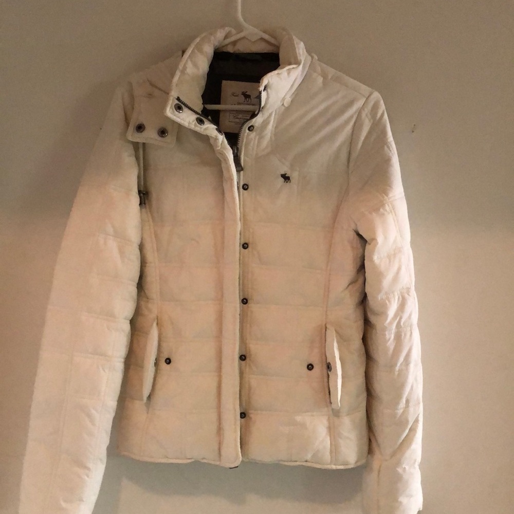 Abercrombie & Fitch coat. White. Runs small